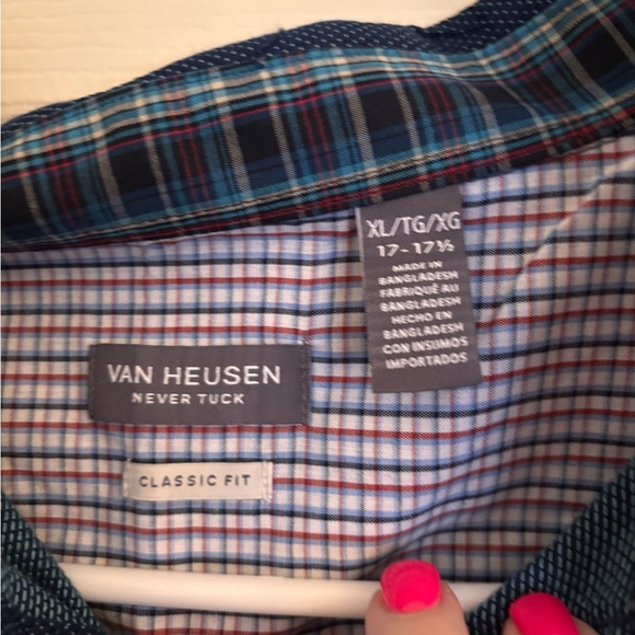 Van Heusen Never Tuck Classic Fit Button-Down Shirt XL Navy Blue NWT - Picture 4 of 5
